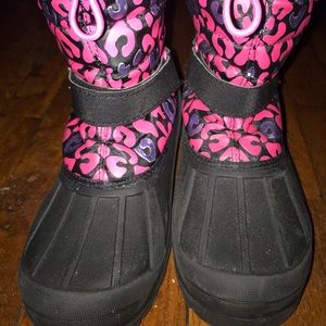 Big girls snow boots size 4